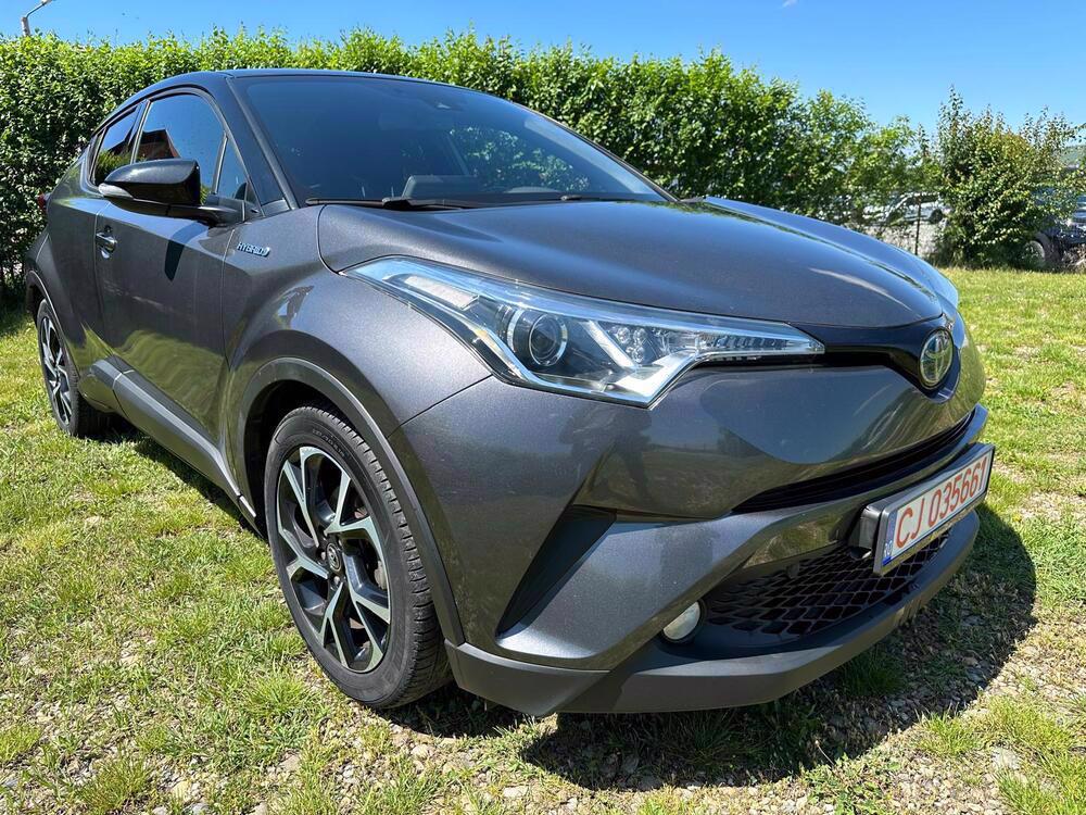 Toyota CHR automatic 1.8 hybrid benzina / electric